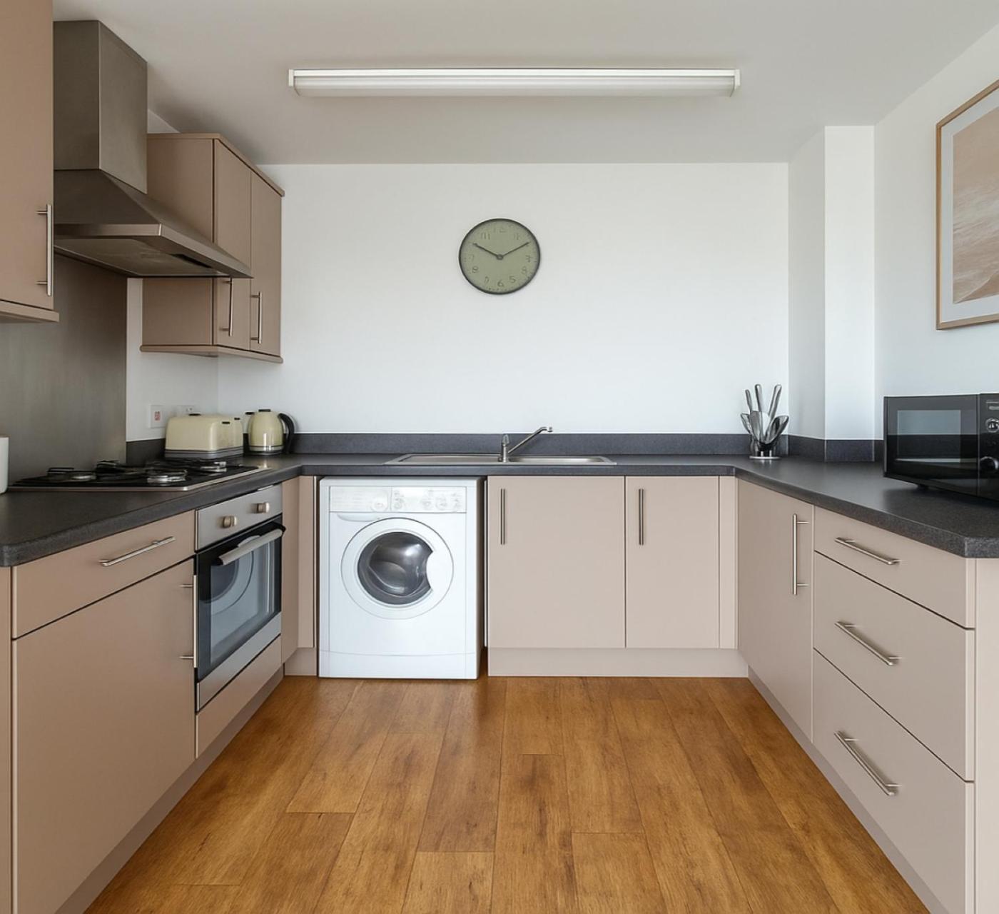 2 Bed In Stratford