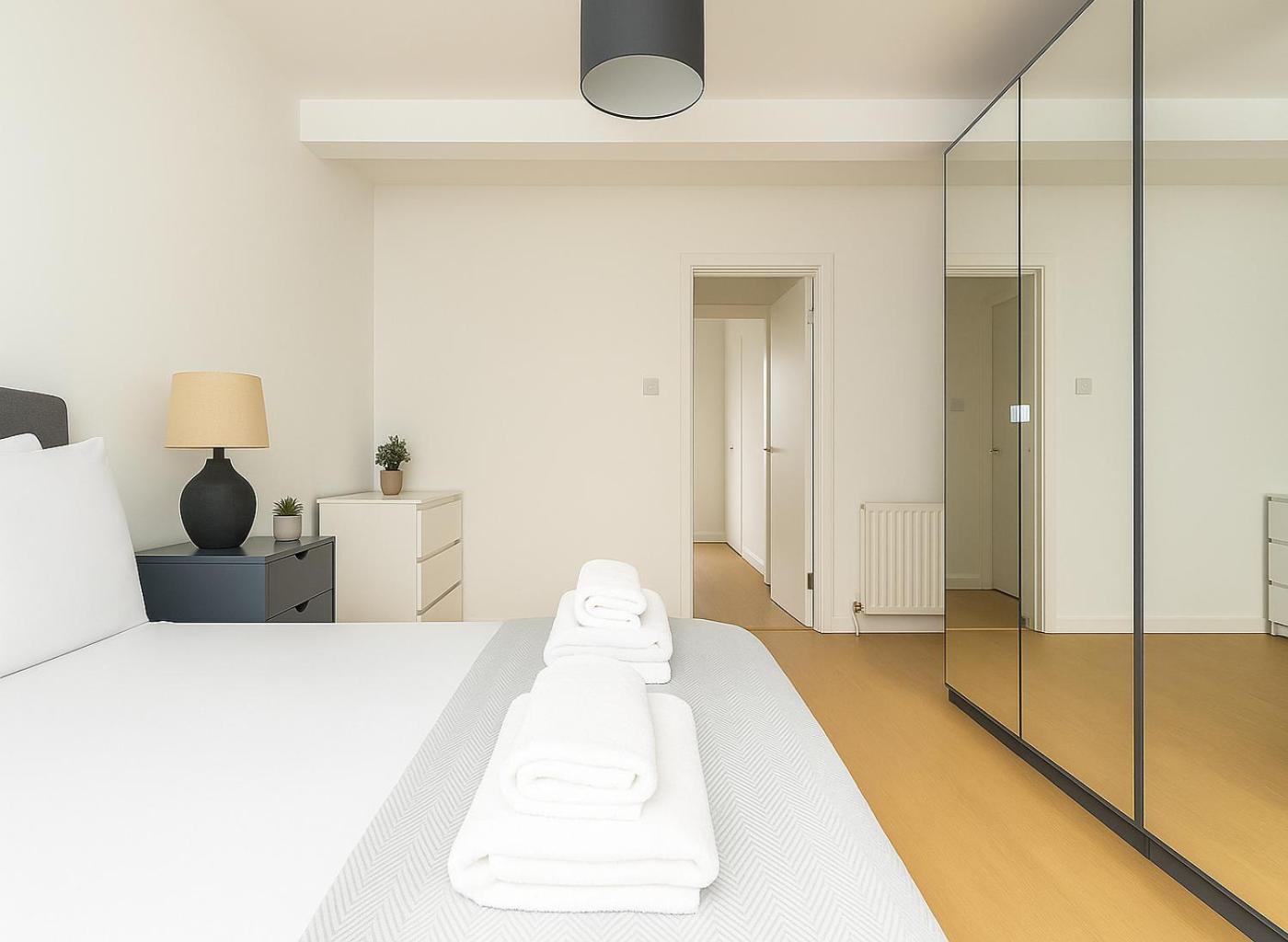 2 Bed In Shoreditch Apartment
