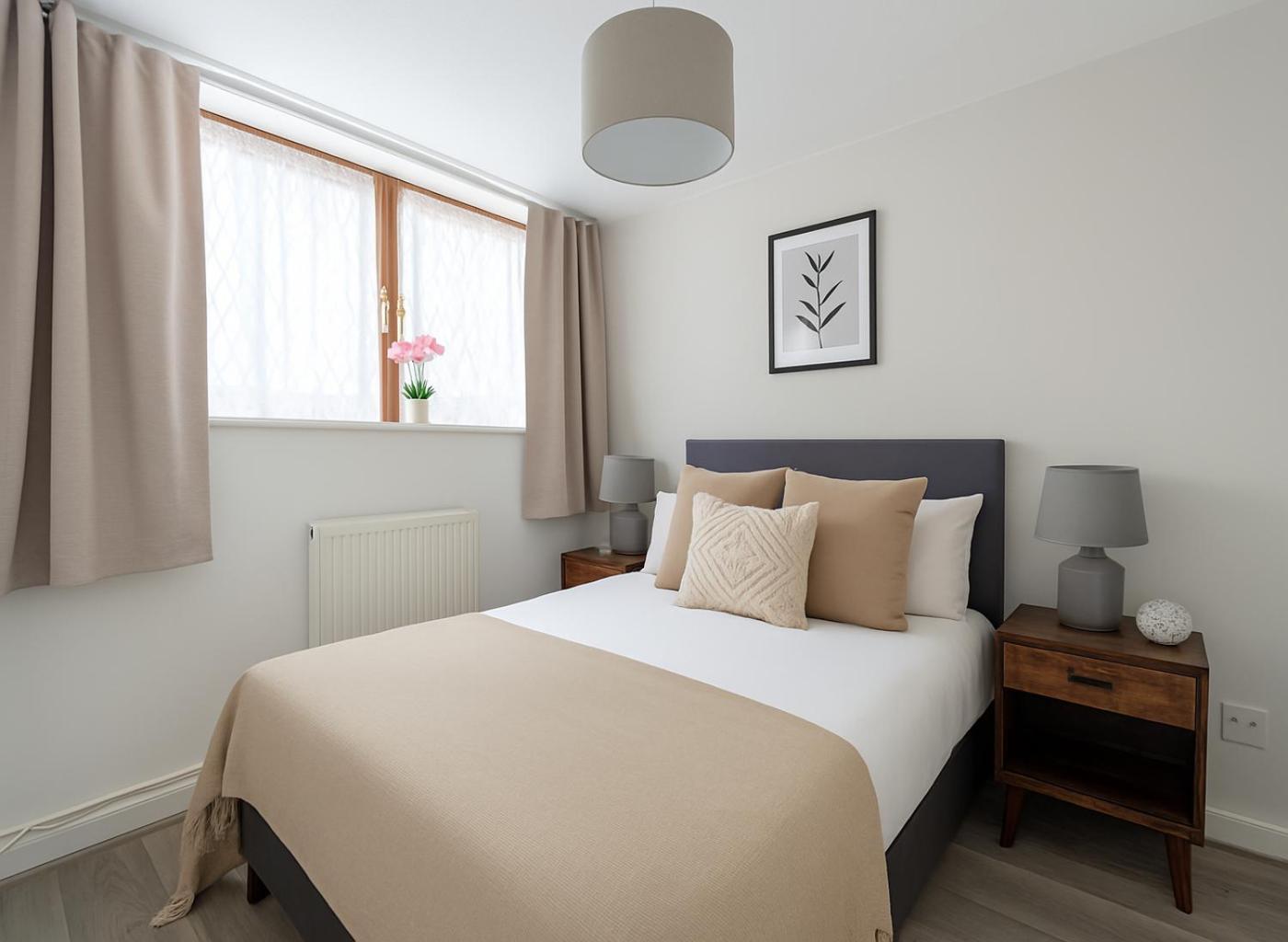 Apartment 4 Bed Flat Near King's Road *