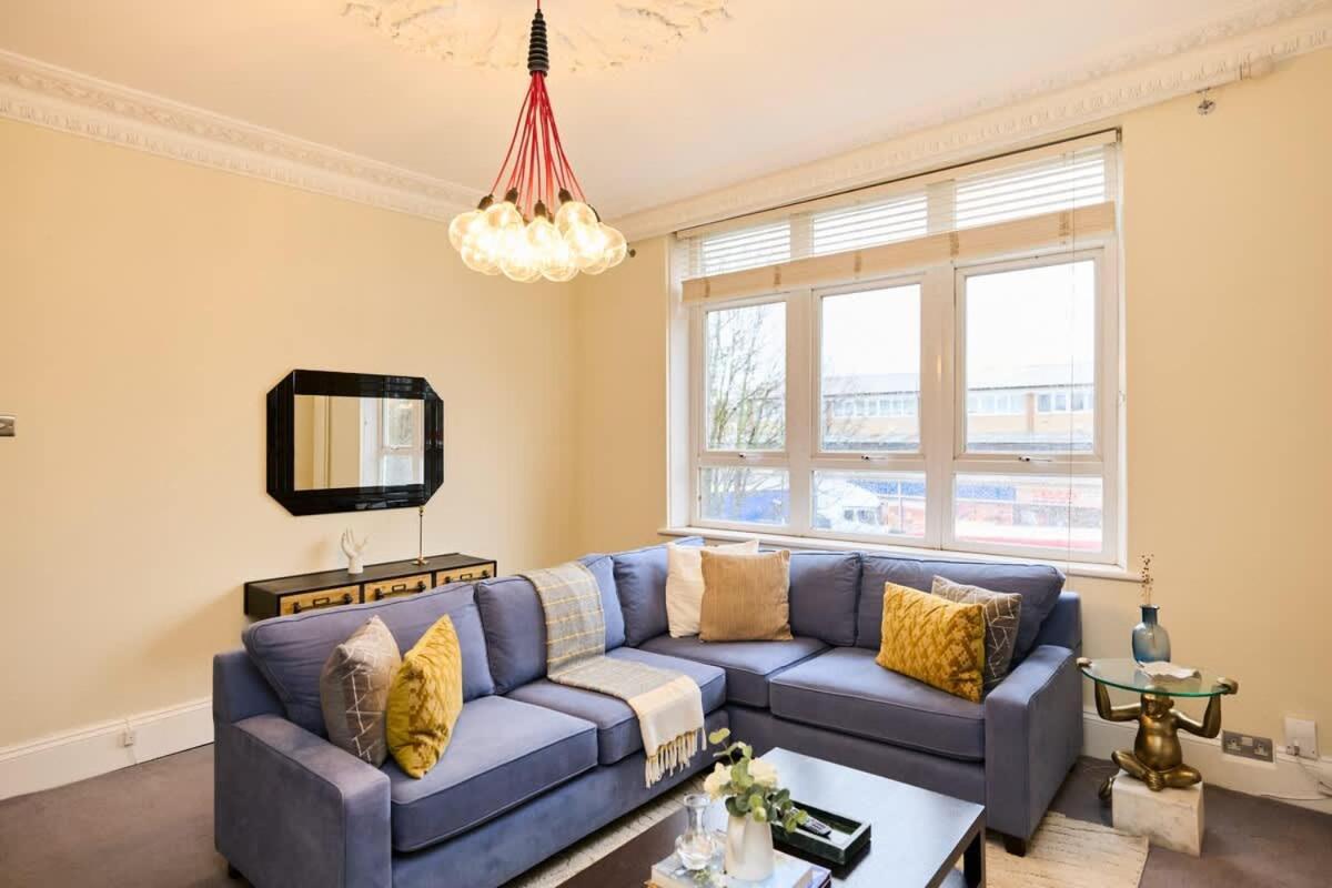 The Peckham Hideaway - Bright 3bdr Flat Apartment *