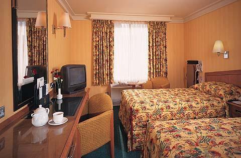 Travelodge Kings Cross Royal Scott Hotel