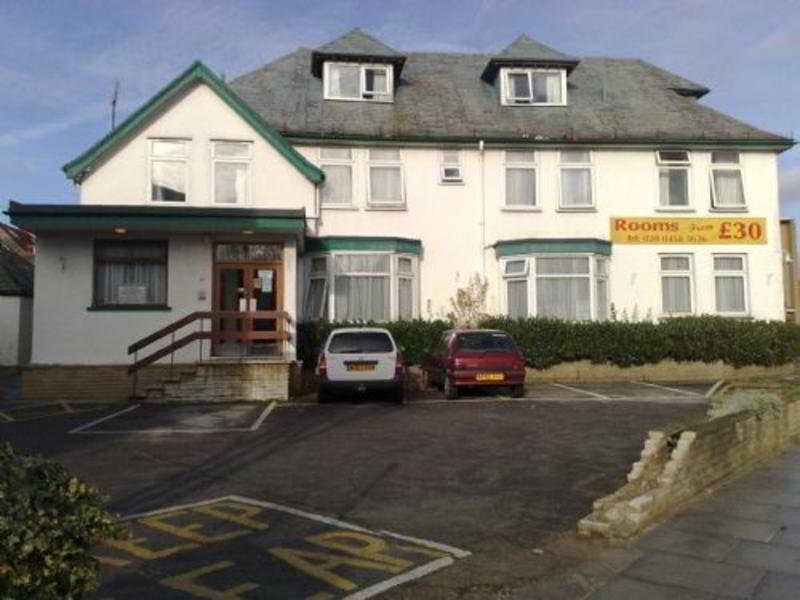 Oyo Golders Hotel
