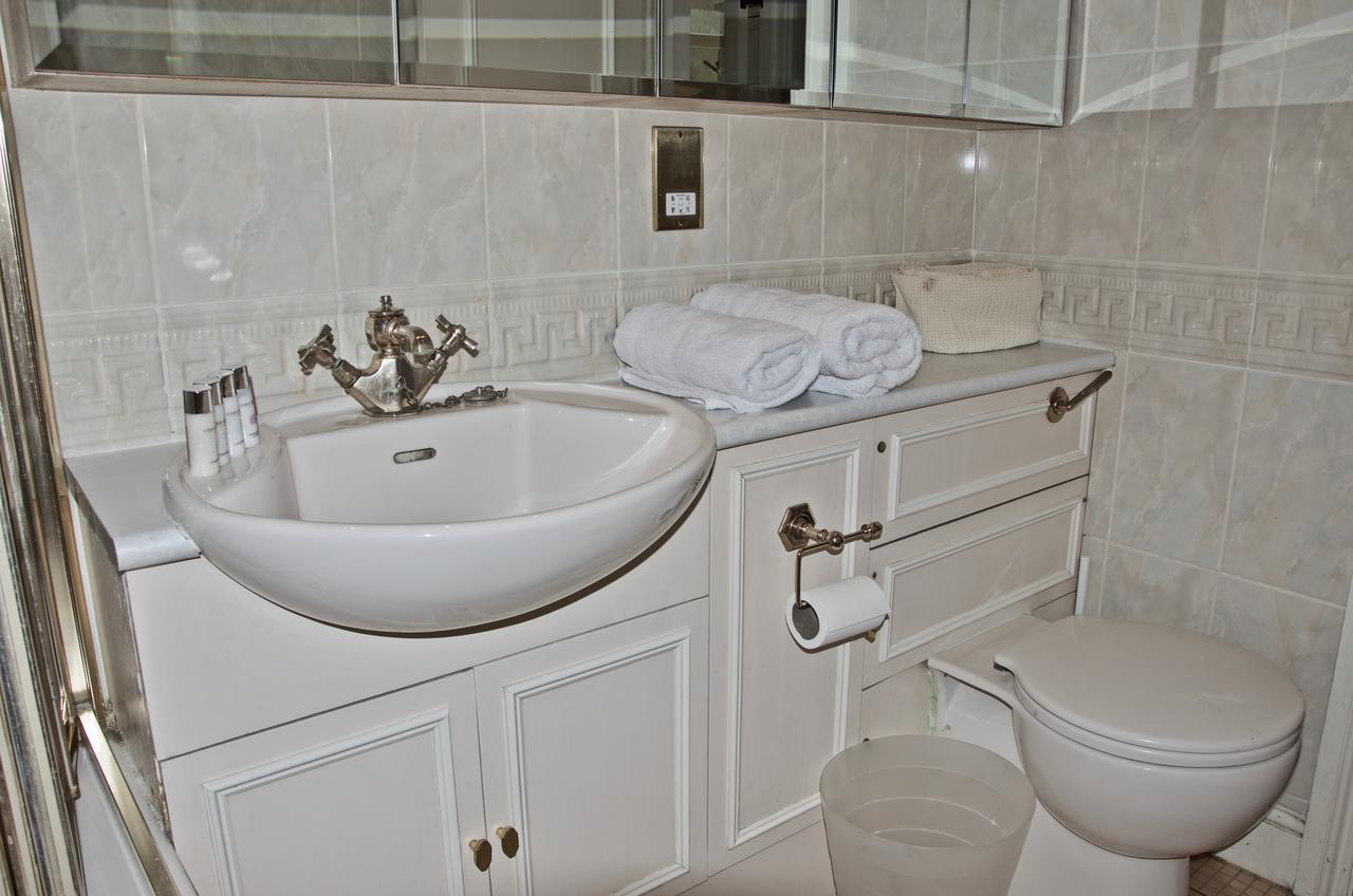 Canguroproperties - Pembridge Villas Londen