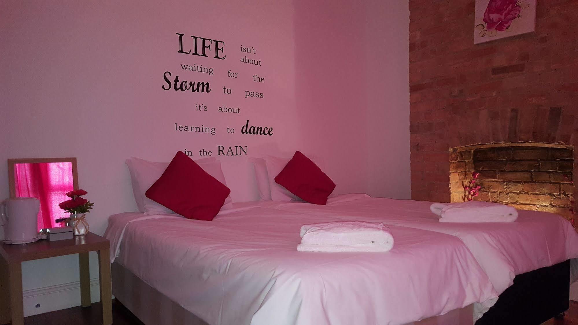Paradise Accomodation Pensionat 2*