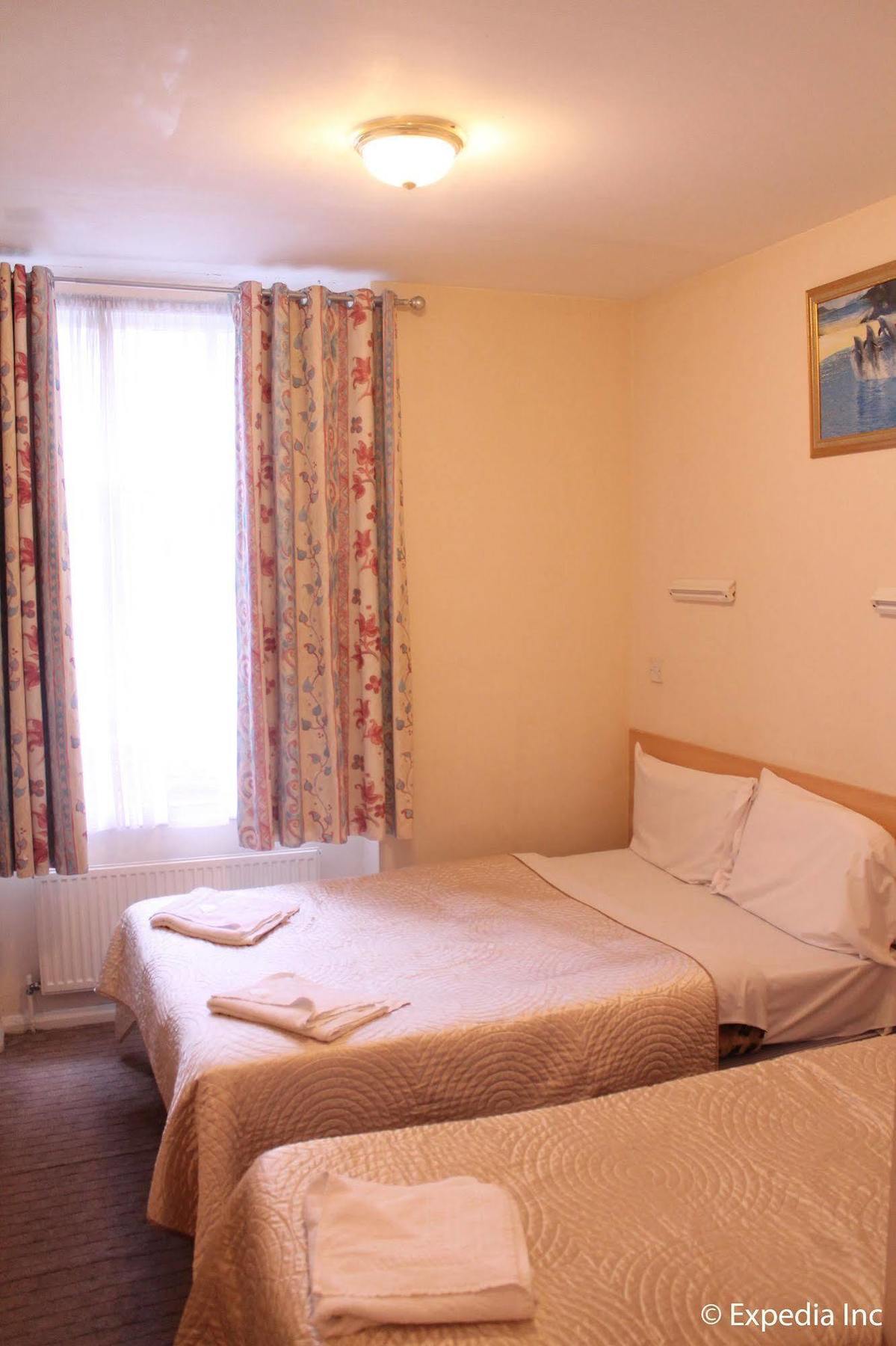 Romanos Hotel London