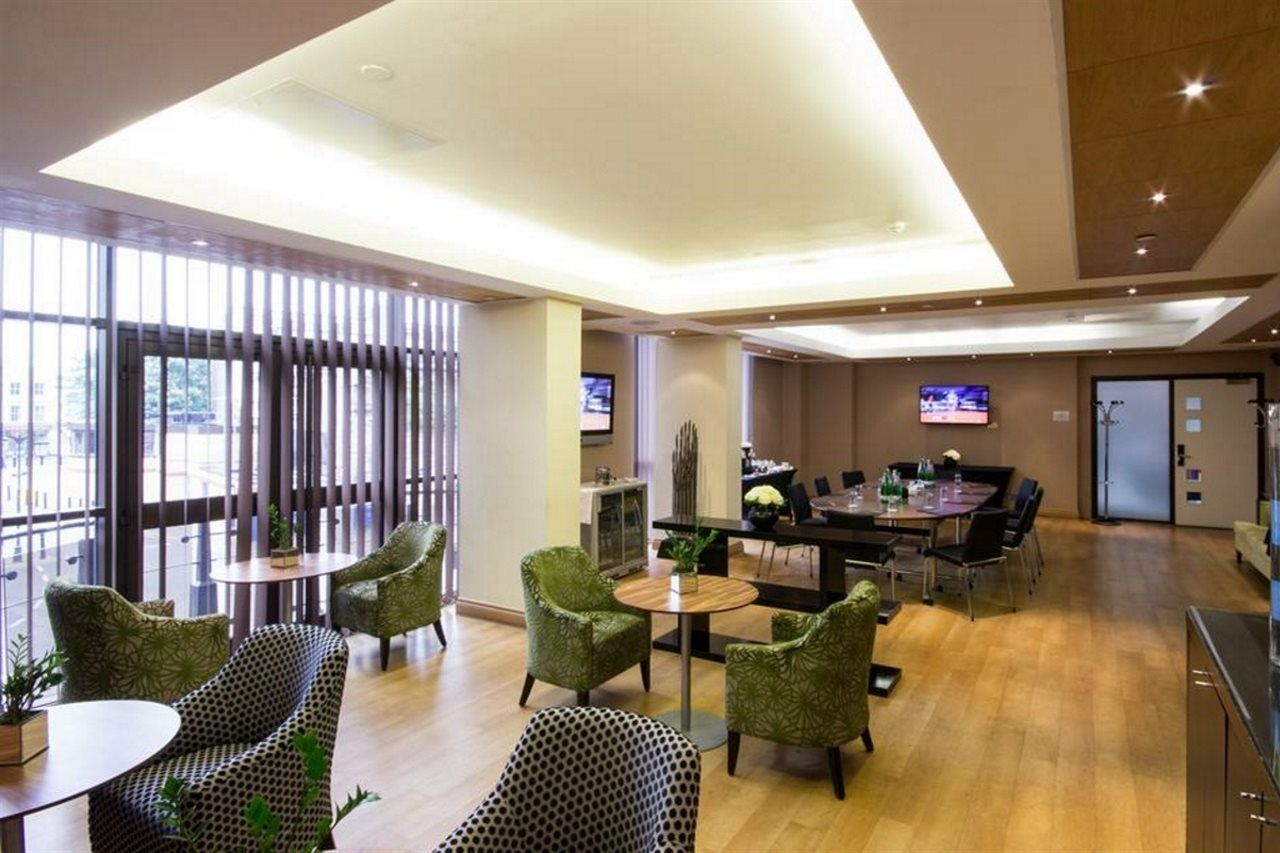 Hotel Stamford Bridge 4*