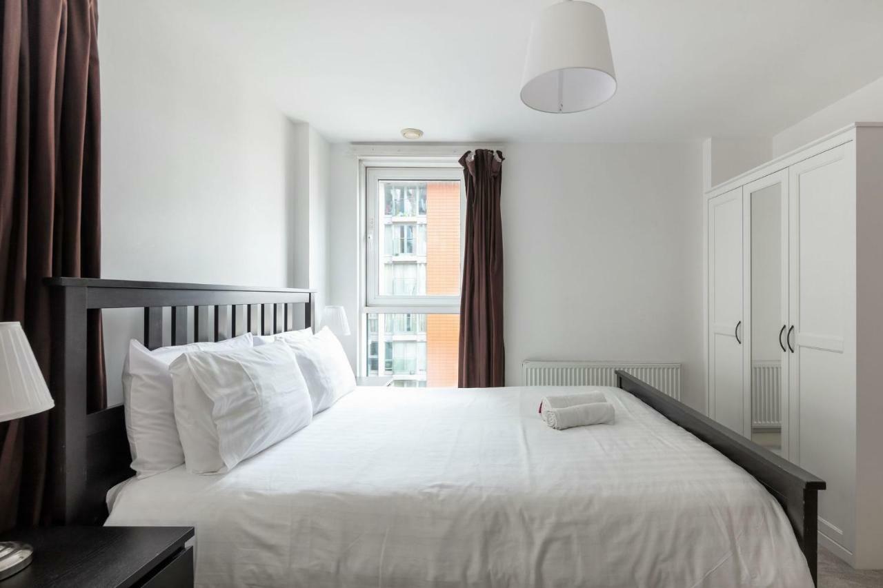 Luxury With River View, Gym And Parking Appartement Londen