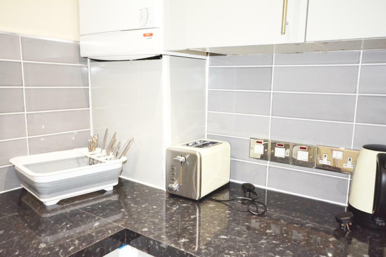 Apartment Modern 4 Bedroom London
