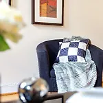 Deluxe Creechurch Lane Serviced Apartment