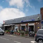 Trendy Queens Park Home Close To Hampstead By Underthedoormat
