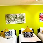Spacious London Excel 3 bedrooms, Full Kitchen, Apartment