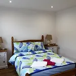 Modern 2 Bedroom Apartment In The Heart Of Greenwich