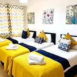 Central London 2 Bedrooms, Seperate Recption, Full Kitchen, Free Parking
