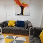 Garland Modern 3 Bedroom House Westfield - Stratford