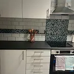 Lovely 2 Bedroom Apartment With Parking Space