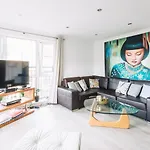 Beautiful Central Family Apartment For 6