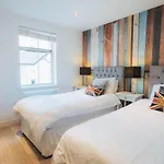 Beautiful Central Family Apartment For 6