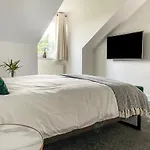 Luxury 2 Bed Furnished Apartment With Parking
