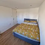 Mile End Budget Guesthouse