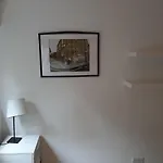 Bright double bedroom (5)