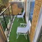 Lovely 2-Bedroom Holiday Home With Free Wifi