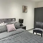 Luxurious 2-Bed Apartment In Woolwich London
