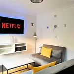 Last-Minute Secure L Exclusive Deals On 2 Double Bedrooms - Weekly & Monthly Stay - Sleeps 6 Lhofin Stays Short Lets & Serviced Accommodation