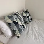 2 Bed Flat In Canning Town