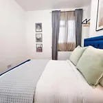 Designer Flat With Parking Near Peckham & Brixton
