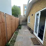 2 Bedroom House,Brownhillrd Se6