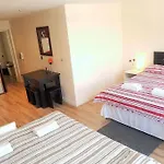 Cosy Studio Flat In Great Locationin London
