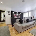 Deluxe Townhouse Zone 1 Brick Lane