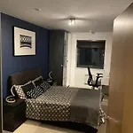 Apartment In Bow, East London
