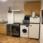 2 Bedroom Flat Camberwell Grove