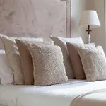 The New Cross Premier Rooms