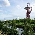 Stunning 2 Bed Apartment - Canary Wharf