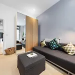 Trendy 2 Bed Flat In Greenwich With Car Parking