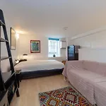Charming 1 Bedroom Apartment In Old School House