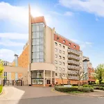 River View 2 Bed 2 Bath Flat - London City Airport, Excel, Pontoon Dock