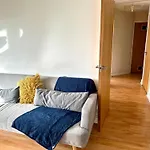 Starlet Stays - London 2 Bedroom Apartment Near Central Line