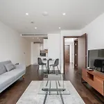 Luxury 1 Bed Apartment In Tower Hill