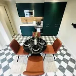 London 99 Apartment, Top Trendy Location D