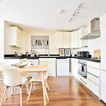 2 Bed Flat Next Old Street Tube