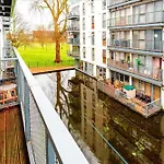 Cosy 2 Bed Hackney Apartment Sleeps 8