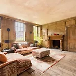 Extraordinary Grade Ii-Listed Early Georgian Home