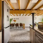 Wild Roses Serviced Apartments - Excel Warehouse 2