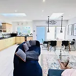 Isleworth House London By Smart Corporate Stays