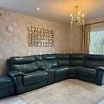 Luxury Spacious Flat Close To Central London