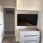 Luxury Spacious Flat Close To Central London