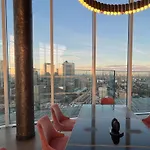 Luxury Modern 2 Bed Flat With Balcony And City View - Canary Wharf City Center